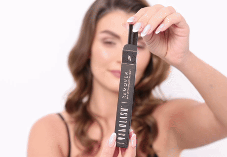 Close-up of an eye with short eyelashes