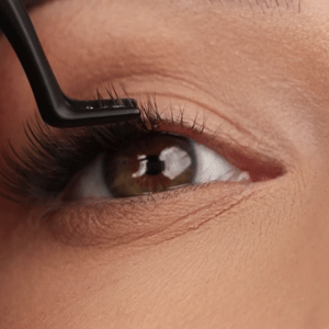 Squeeze the applicator