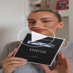 Women sharing their experience with Nanolash