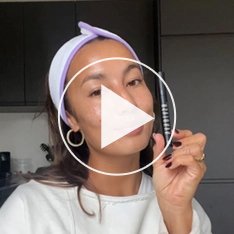 Women sharing their experience with Nanolash