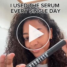 Women sharing their experience with Nanolash