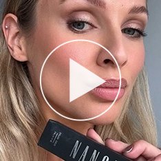 Women sharing their experience with Nanolash